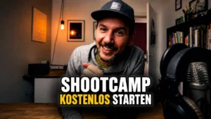 Shootcamp kostenlos – Person nimmt am kostenlosen Foto-Webinar am Laptop teil